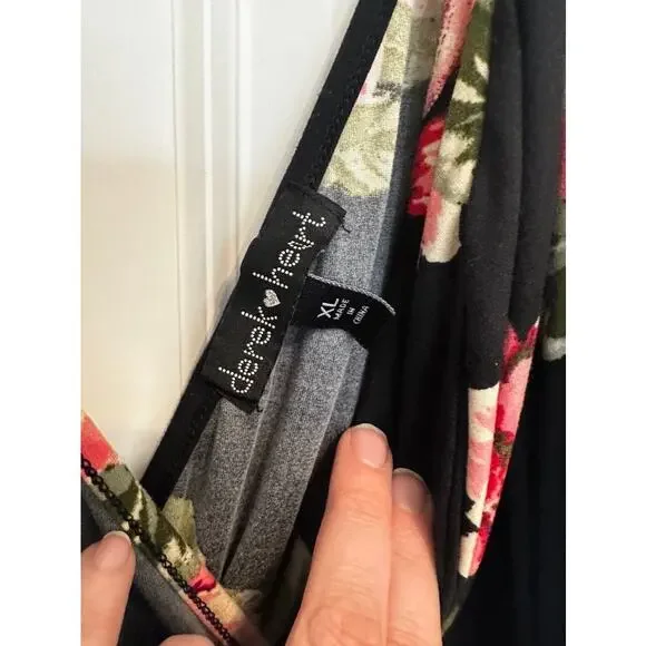 Derek Heart Black Floral Wrap Jumpsuit Size XL - Picture 4 of 6